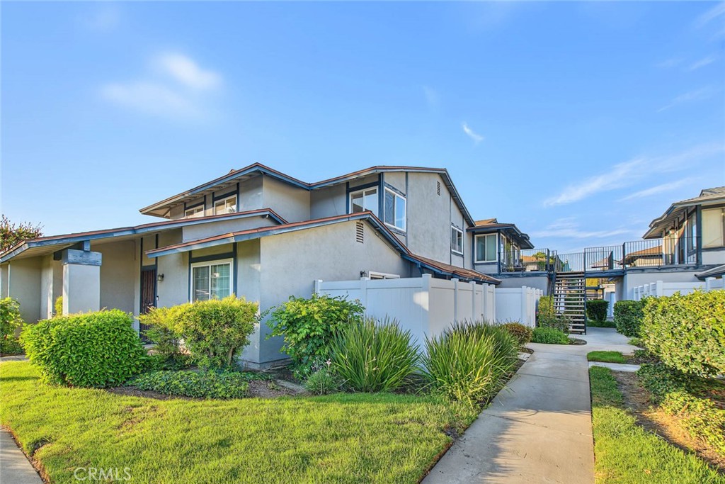1476 Forest Glen 12