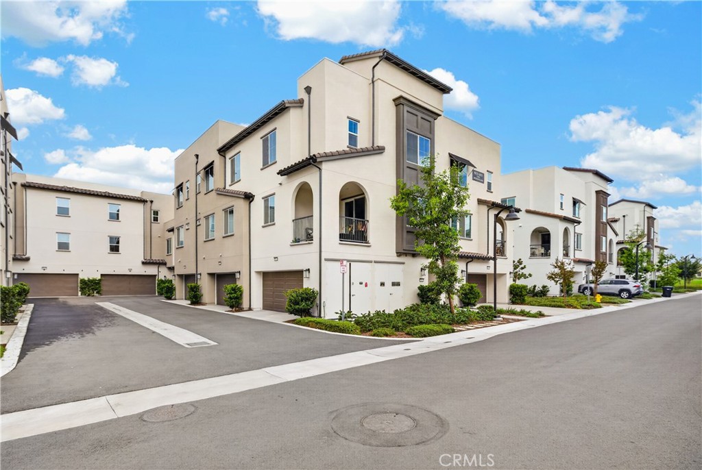 16140 Spicebush Ln