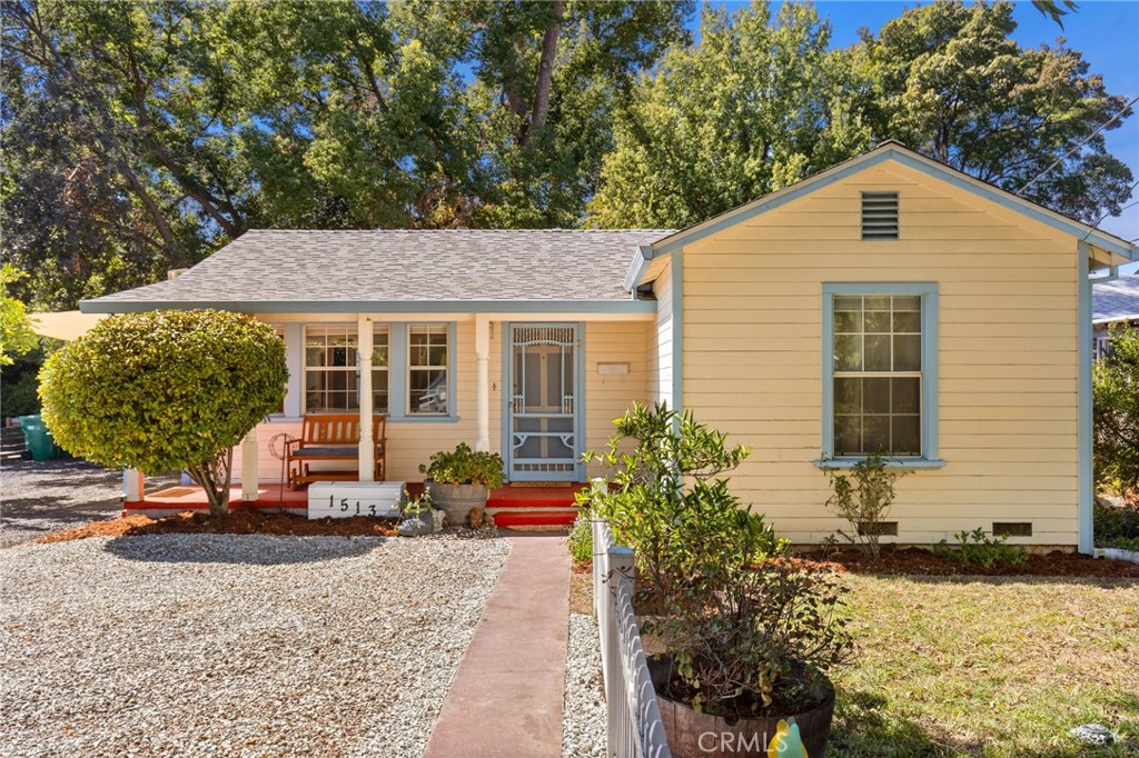 1513 Warner