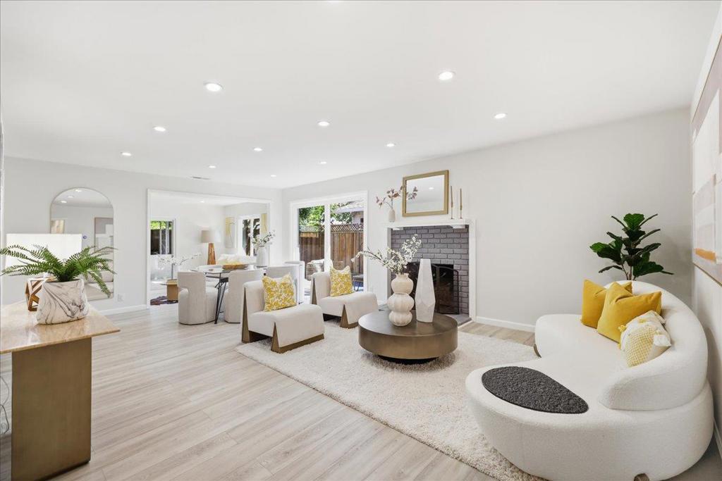 1443 Gretel Lane