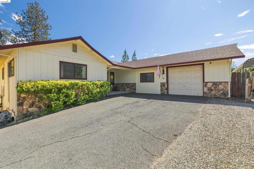 1240 Suzanne Dr