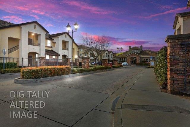 1360 Shady Ln #122, Turlock, CA 95382-7402