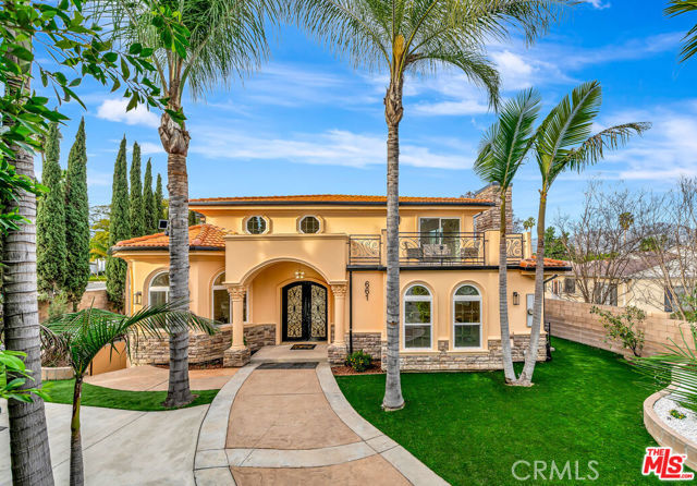 661 W Lemon