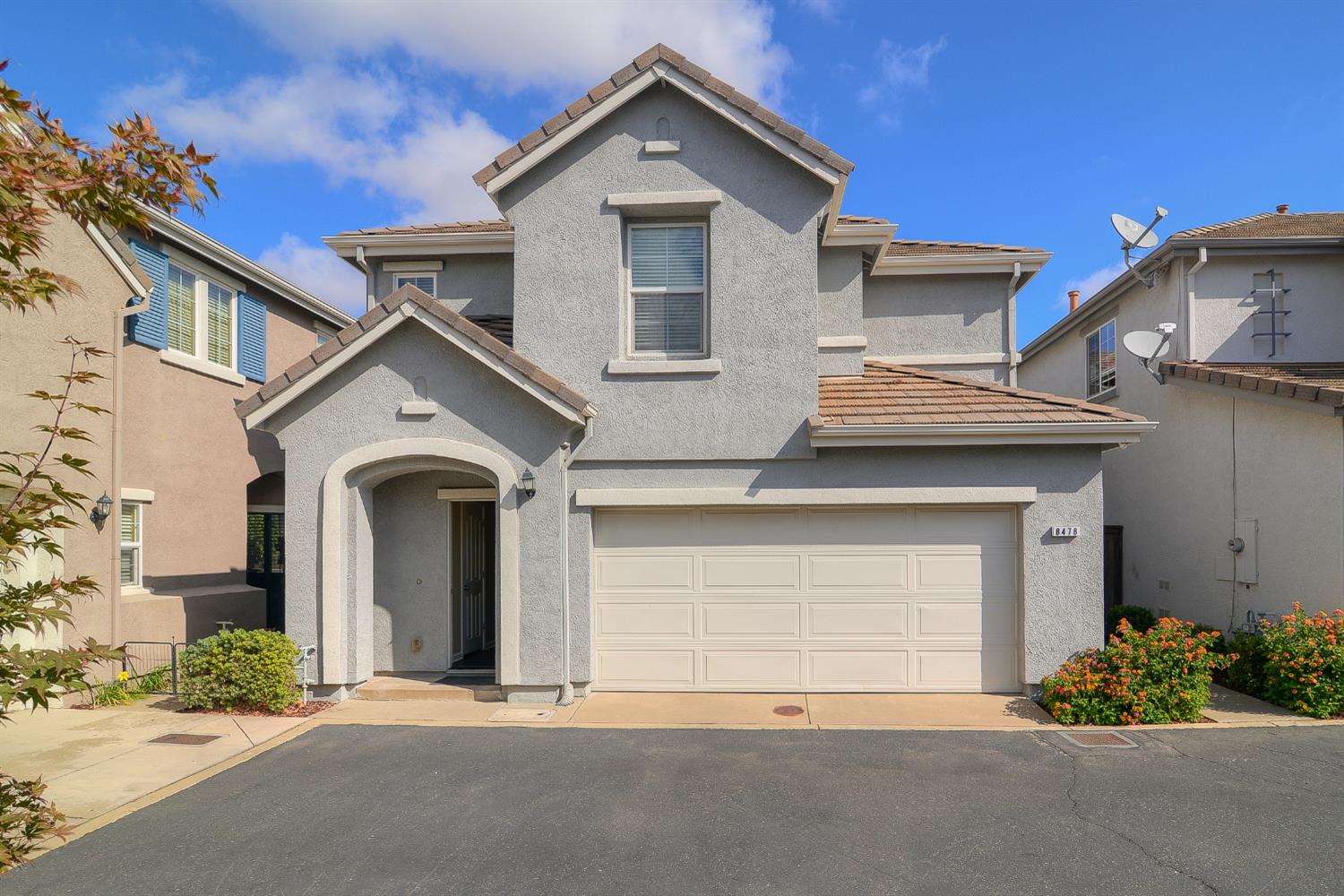 8478 Oliva Rd, Roseville, CA 95678-2943
