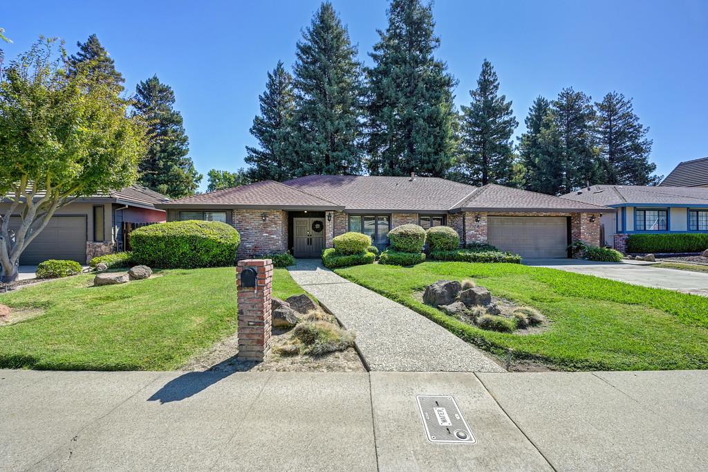 14 Ridgemark Ct, Sacramento, CA 95831-3420