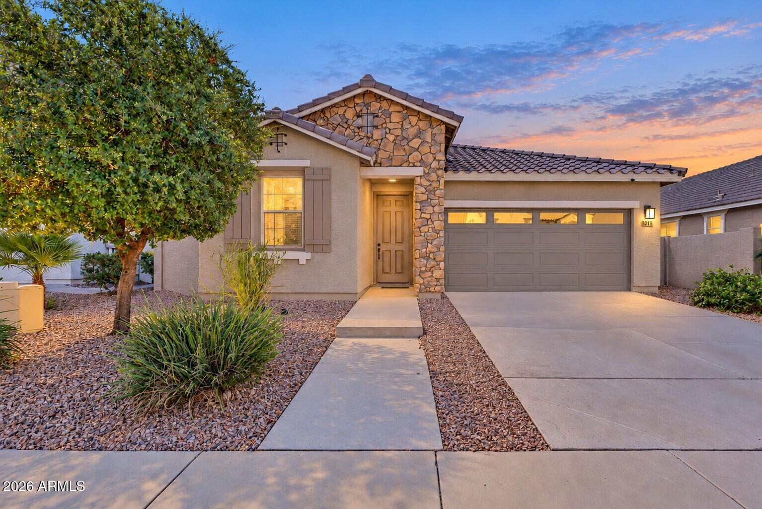 3215 E RUSSELL Street, Mesa, AZ 85213