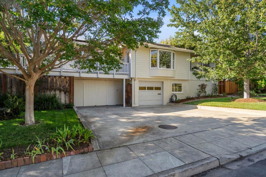 2 Beverly Drive