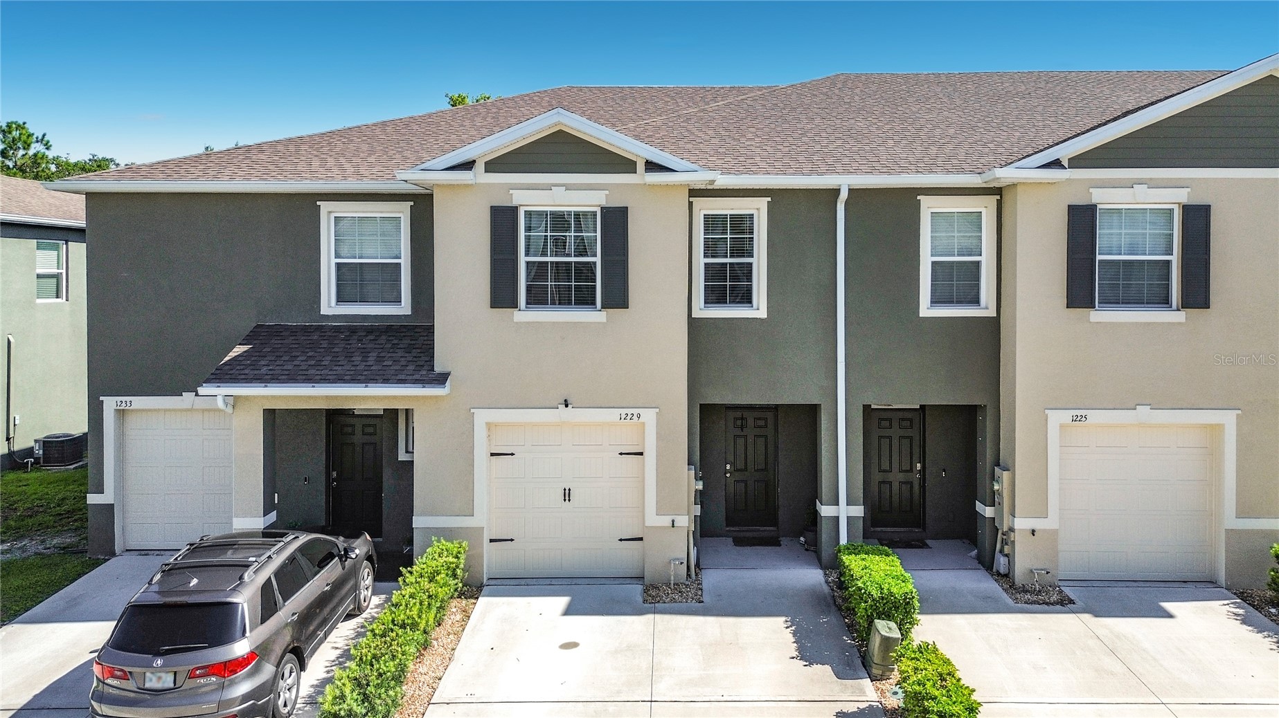 1229 YELLOW FINCH DRIVE