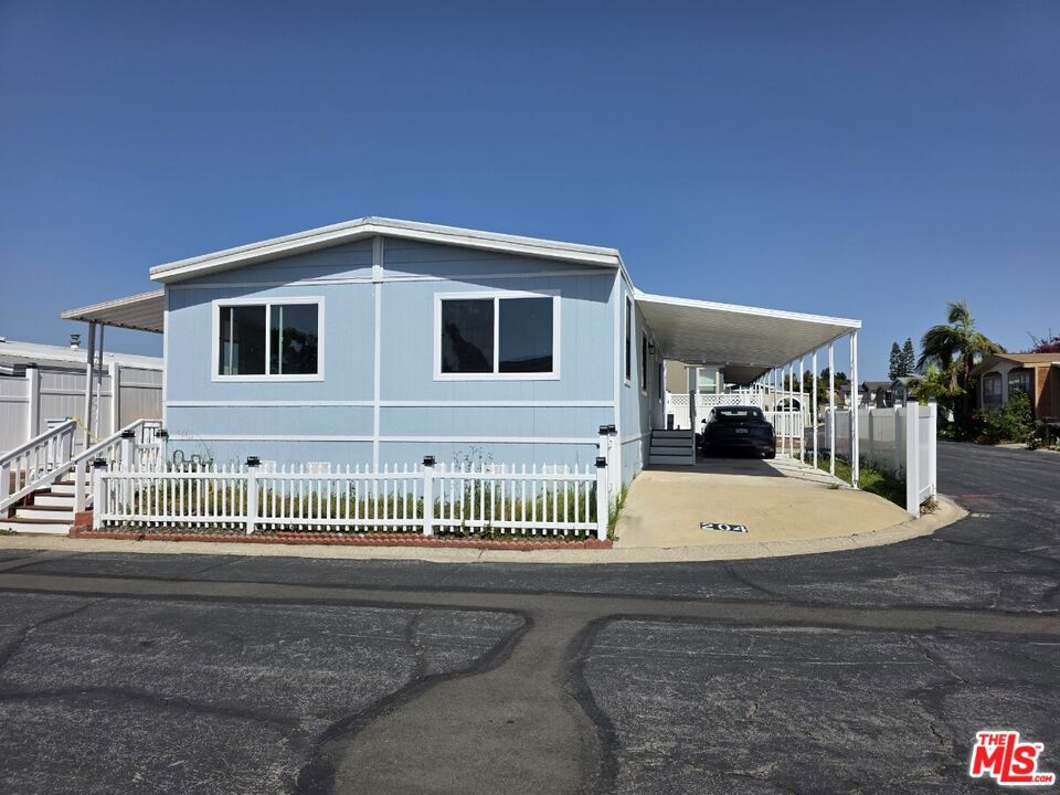 17700 S Avalon Boulevard 204