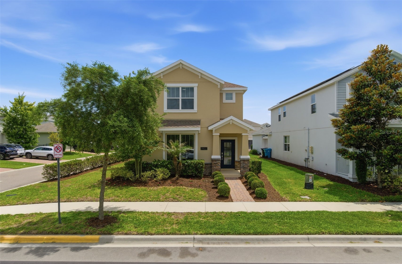 11932 HOMETOWN PLACE