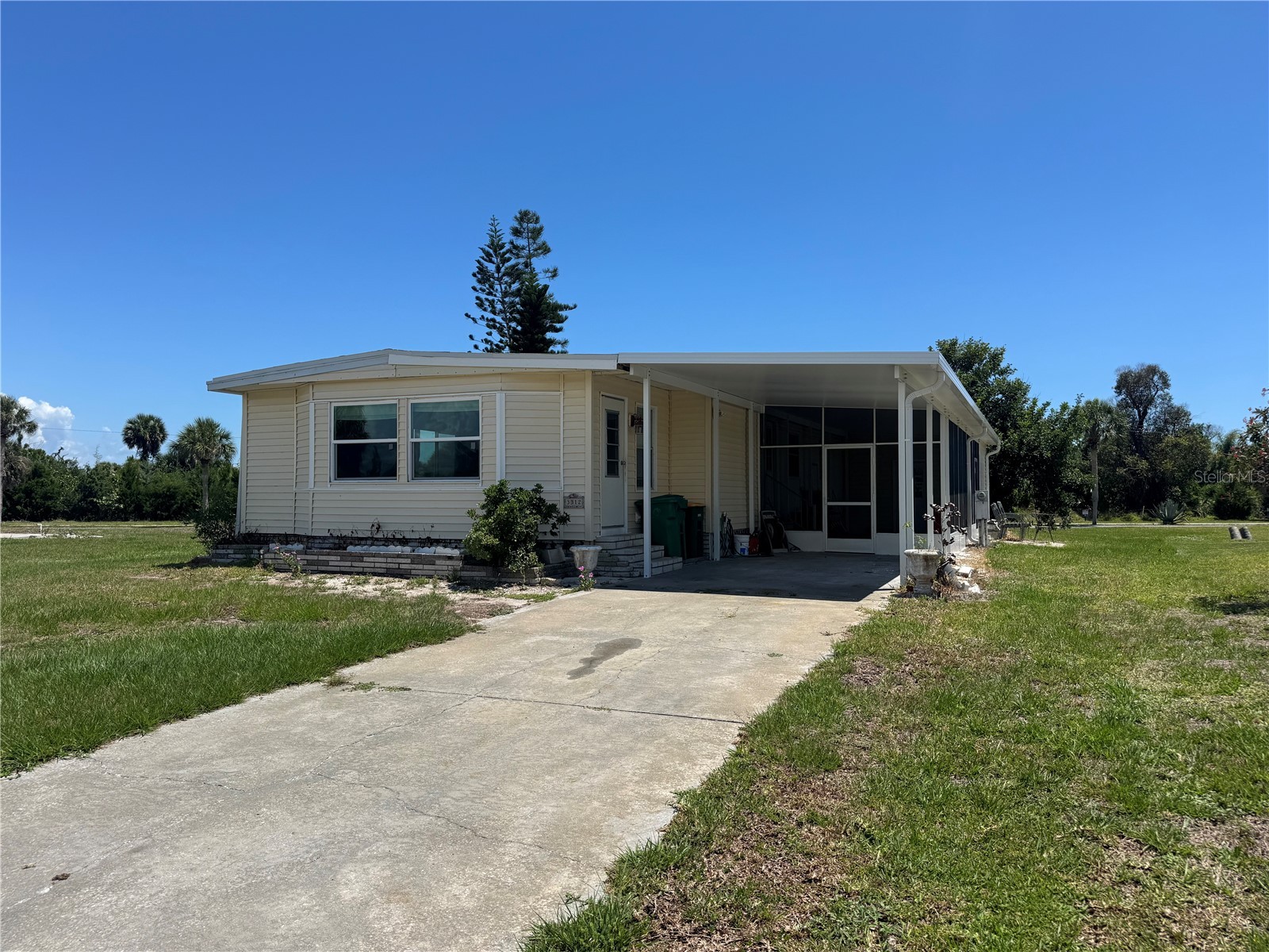 3312 BLUE JAY LANE