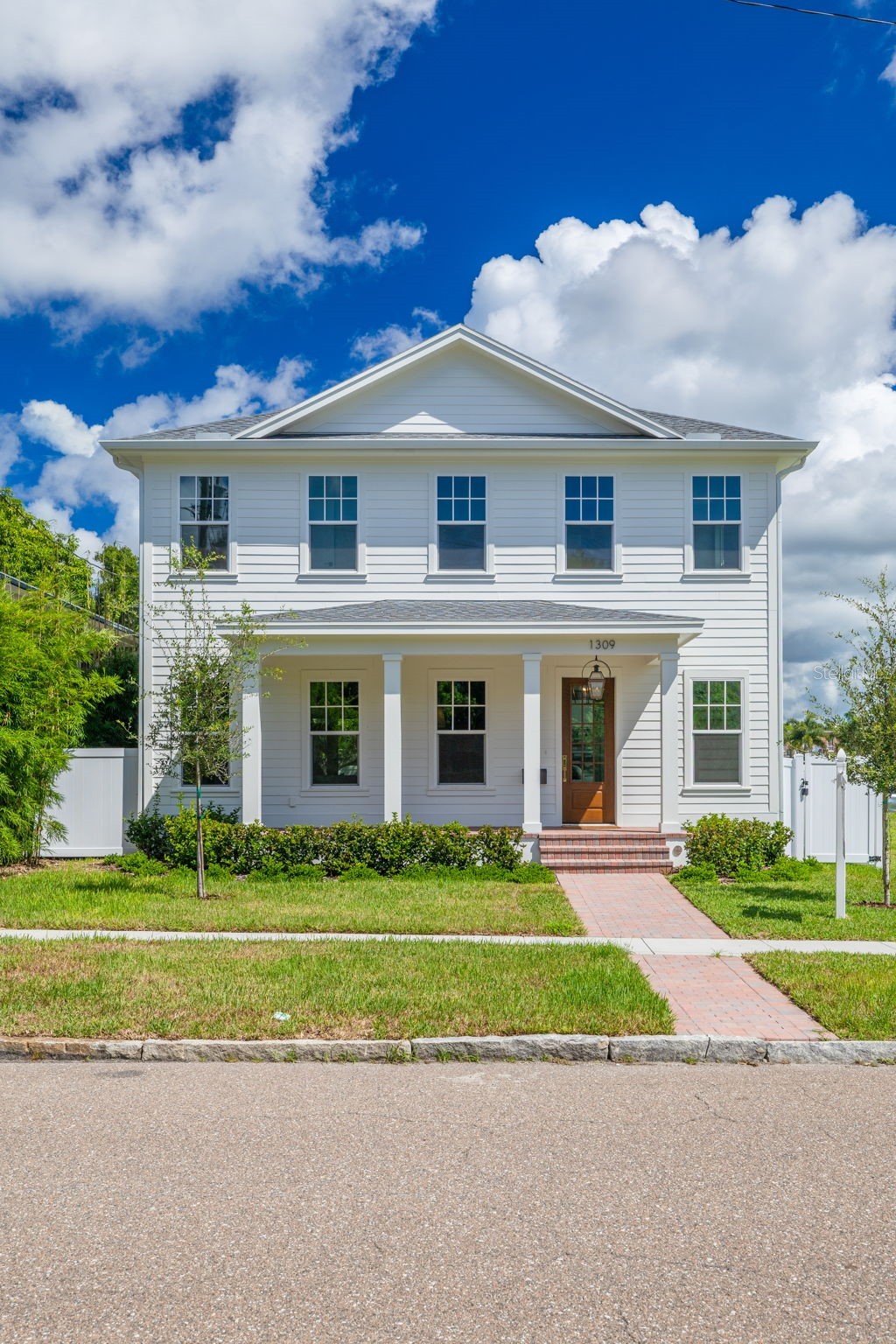 1309 17TH AVENUE N