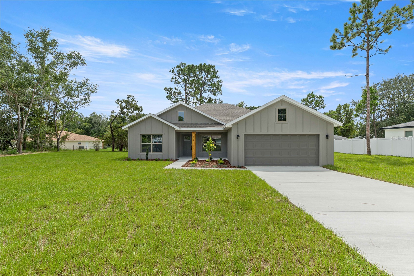 537 BAHIA CIRCLE DR