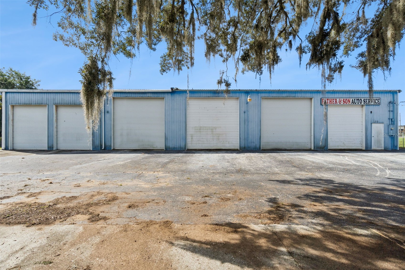 11 W MAGNOLIA STREET
