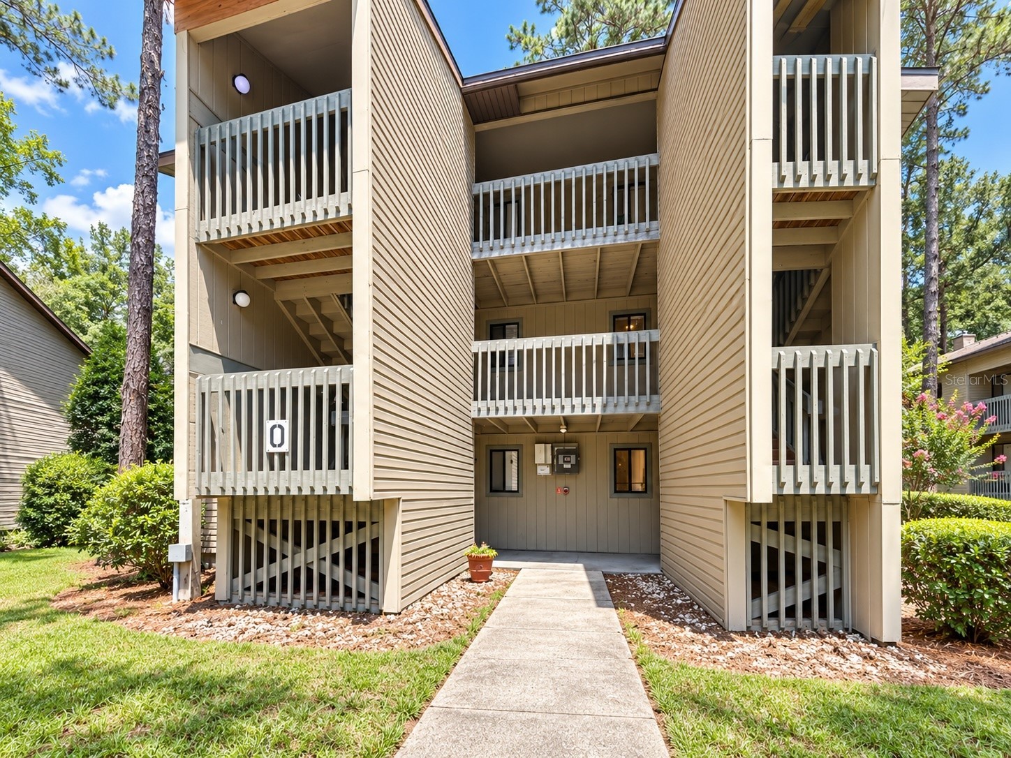 111 SE 16TH AVENUE O206