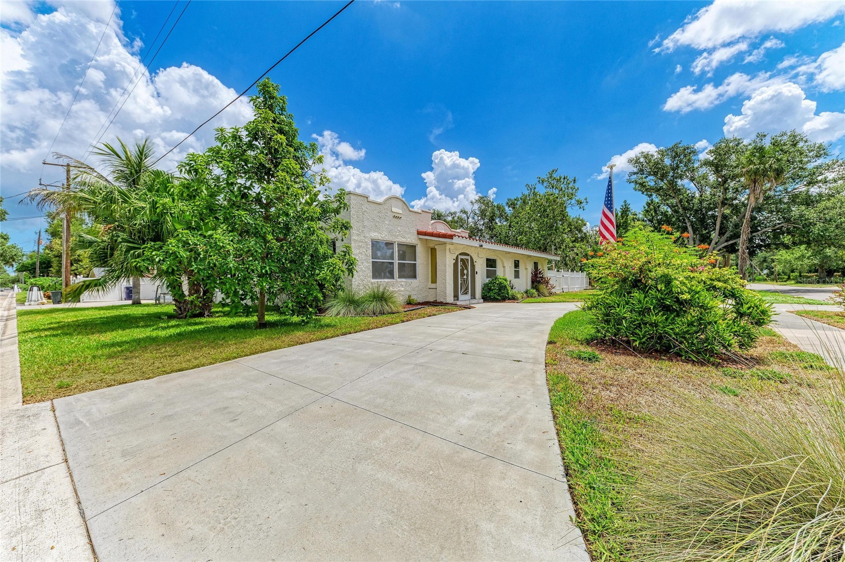 1712 4TH STREET W