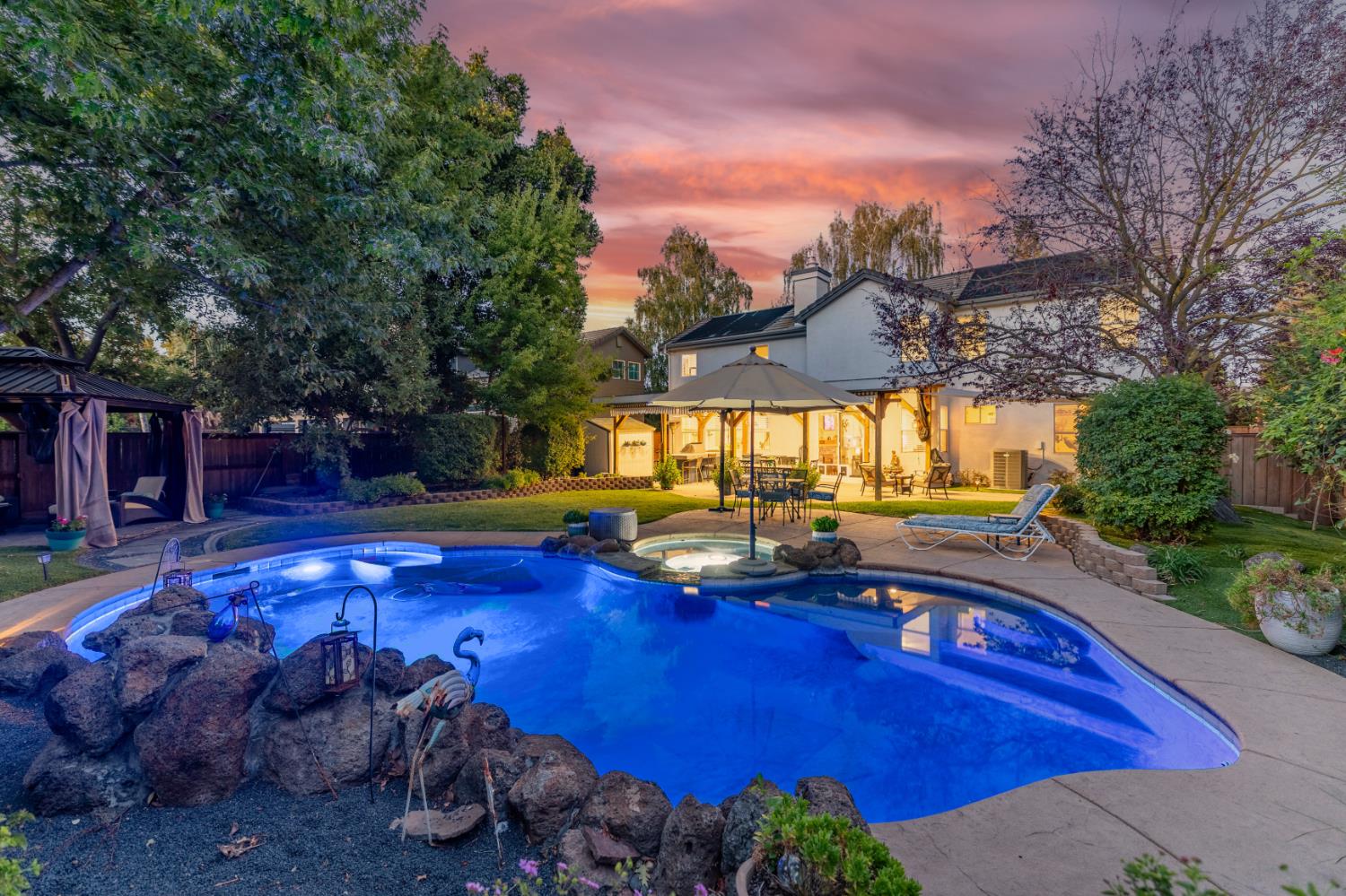 3749 Grand Point Ln, Elk Grove, CA 95758-4640