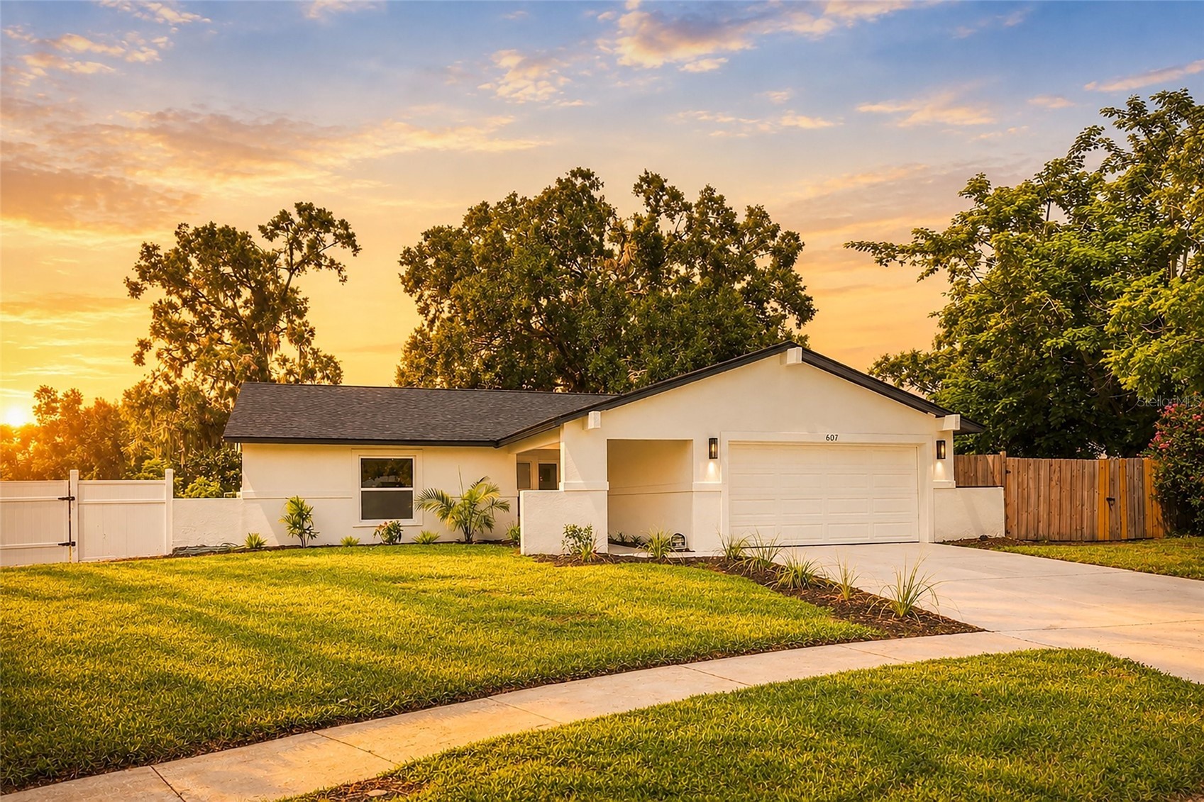 607 WILLOW COURT