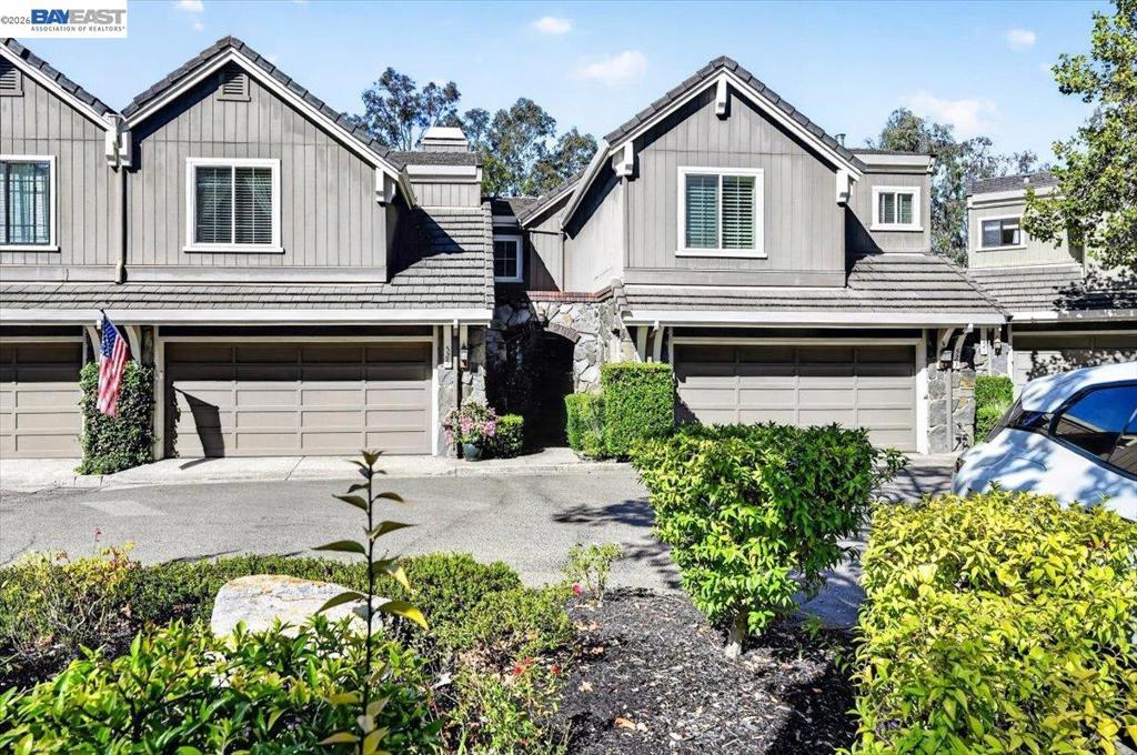 525 Silver Oak Ln