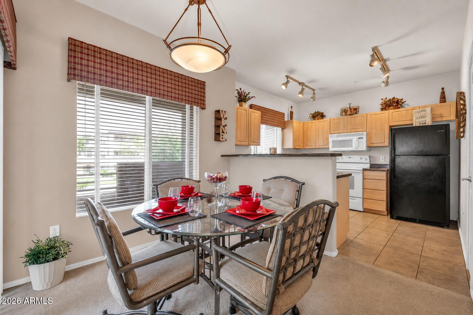 7401 W ARROWHEAD CLUBHOUSE Drive 2067, Glendale, AZ 85308