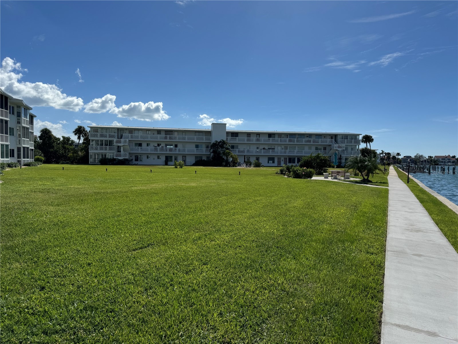 767 JOHN RINGLING BOULEVARD 2