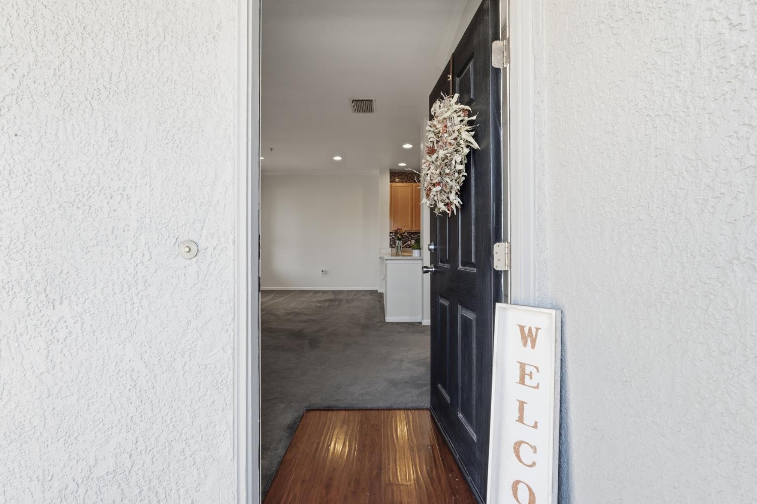 5201 Laguna Oaks Dr #14, Elk Grove, CA 95758-7317