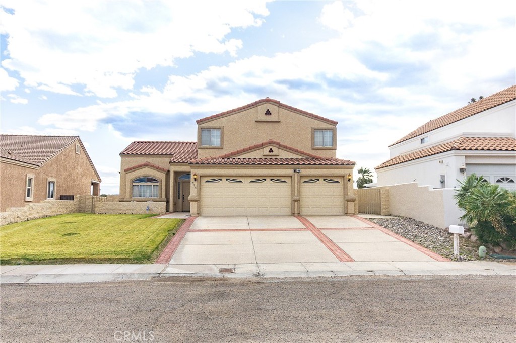 915 Beach Drive