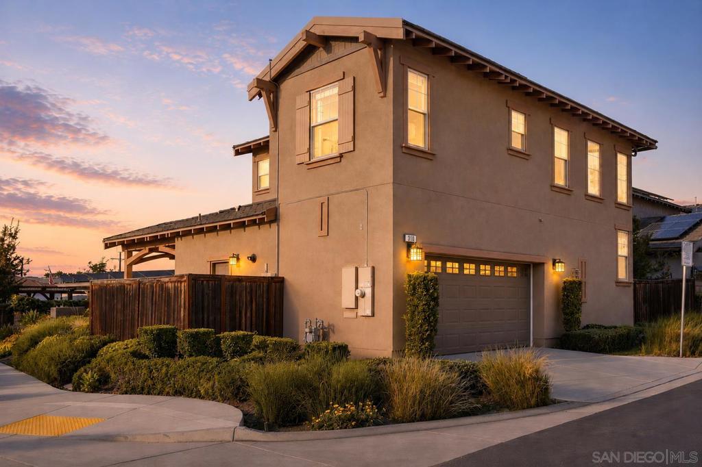 310 Dahlia Way