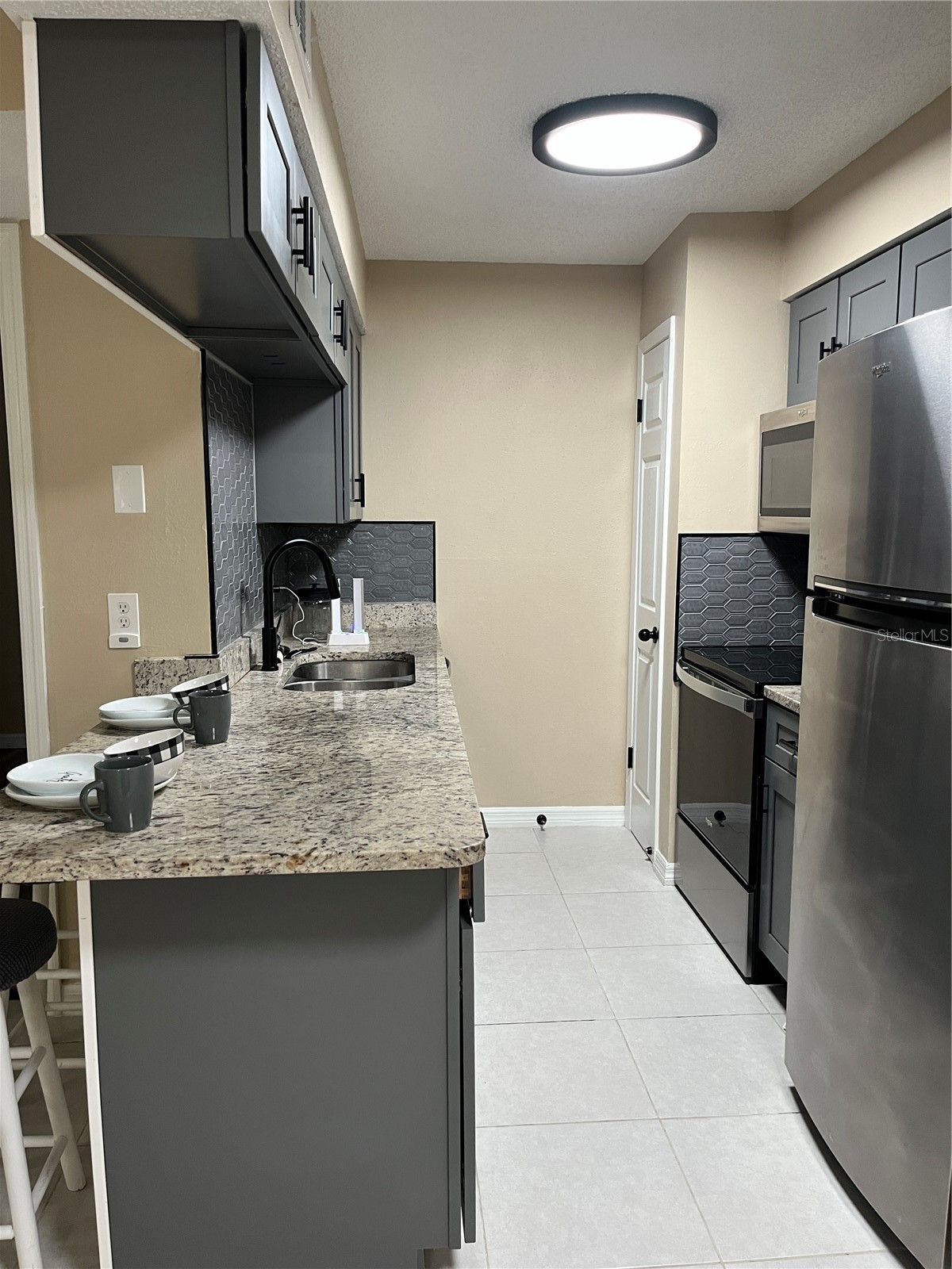 211 THORN TREE PLACE