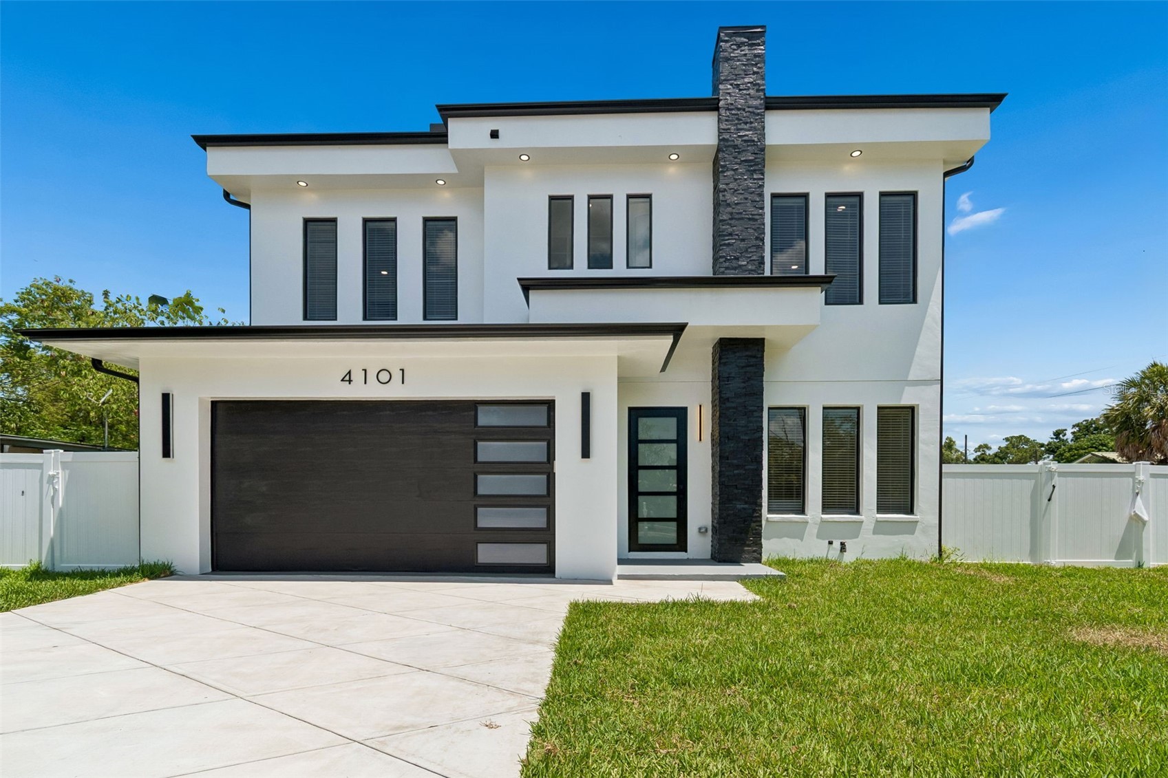 4101 W MANGO AVENUE