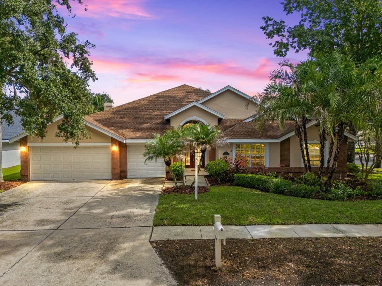 8746 TANTALLON CIRCLE