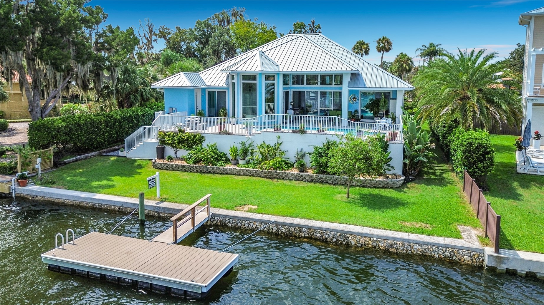838 SW KINGS BAY DRIVE