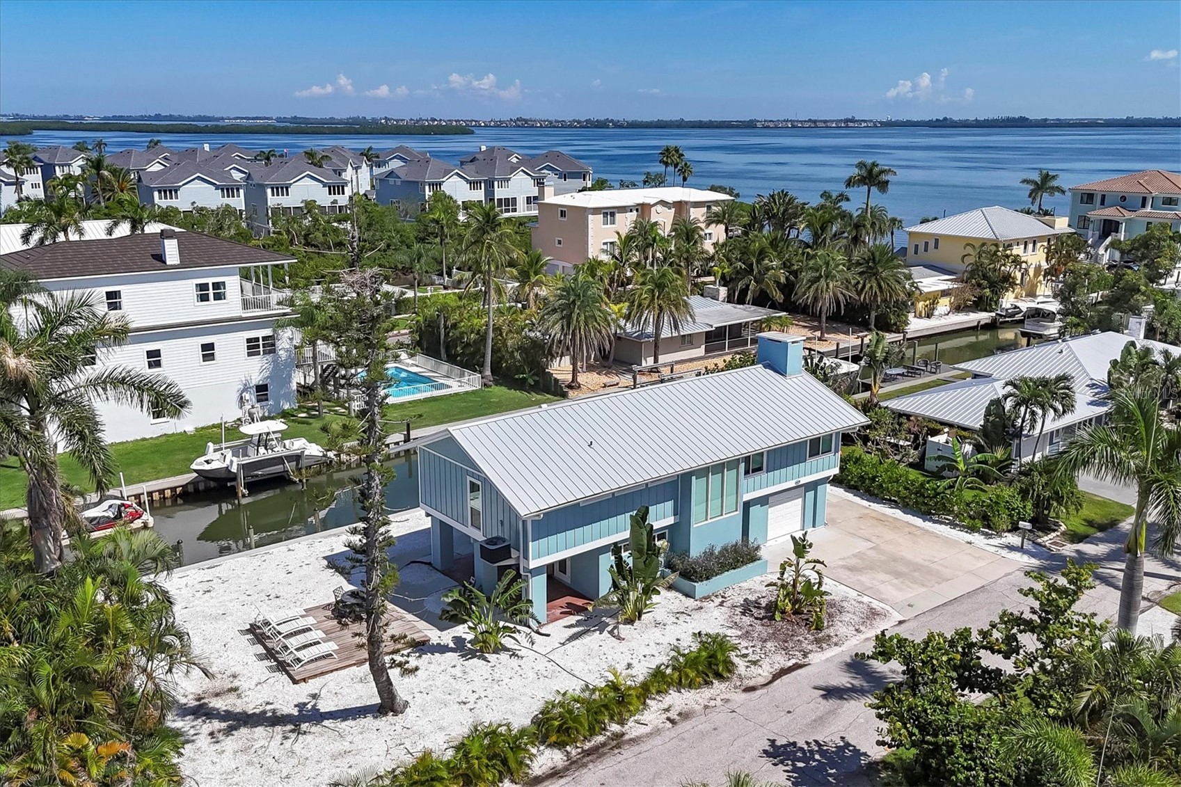 825 TARAWITT DRIVE