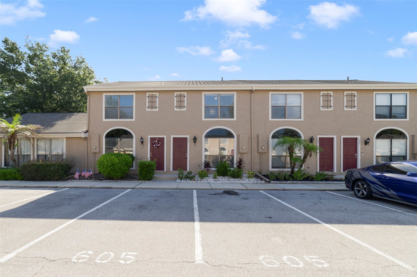 605 CASA PARK COURT H