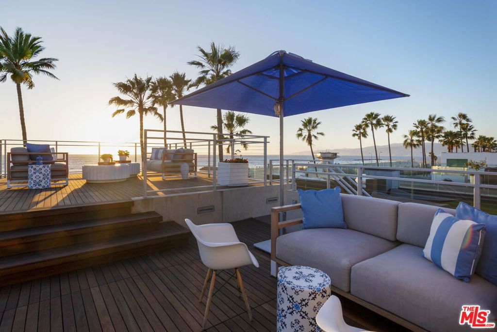 2505 Ocean Front Walk