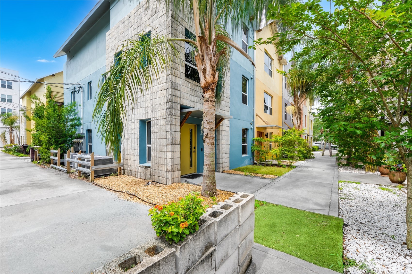 1607 WOODWARD STREET 11
