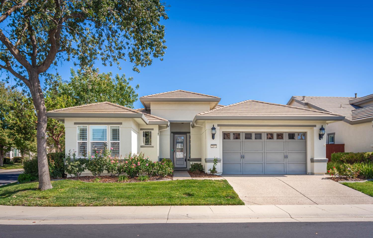 2009 Thorncroft Ln, Roseville, CA 95747-8812