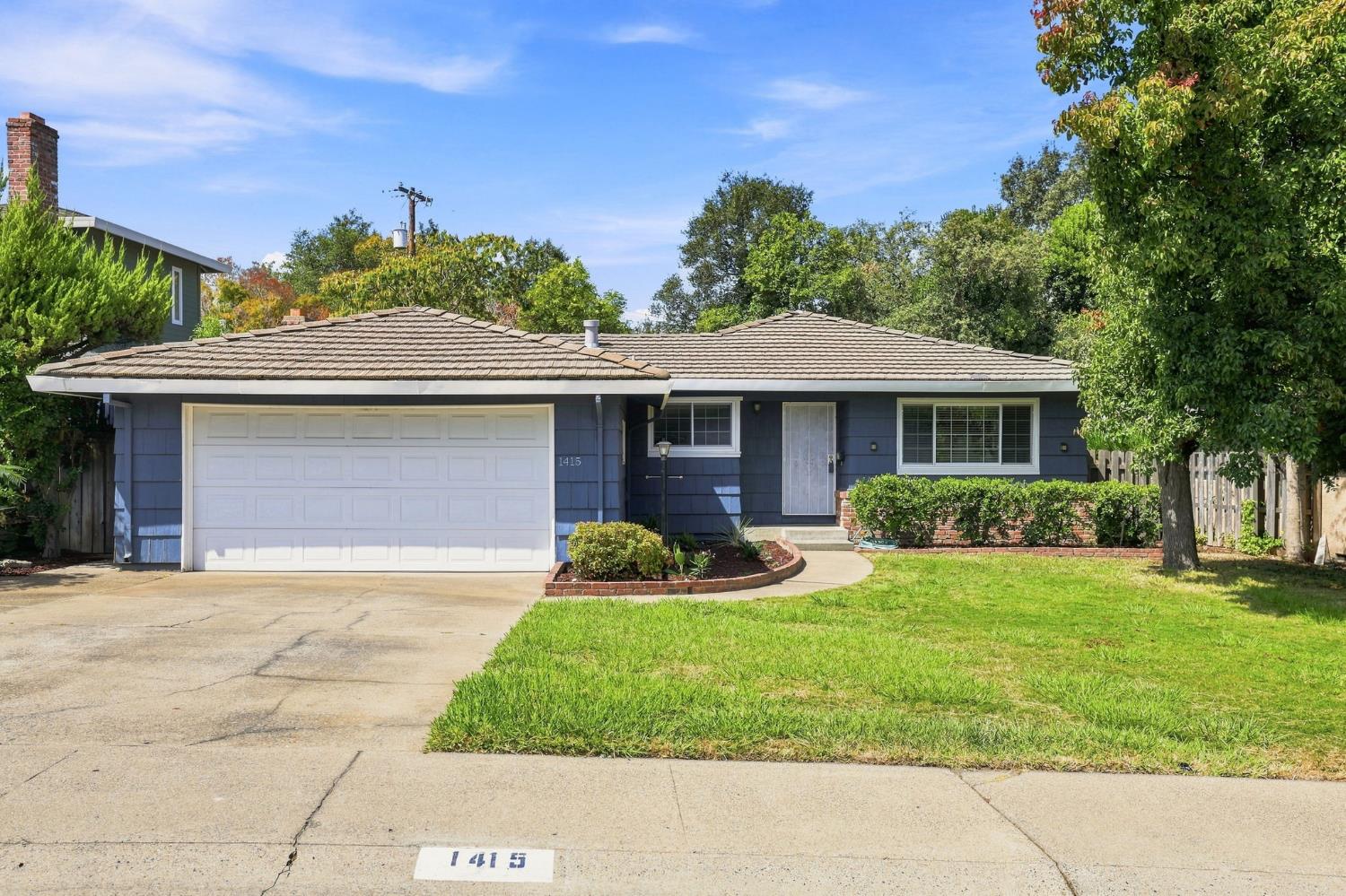 1415 Rampart Dr, Roseville, CA 95661-4711