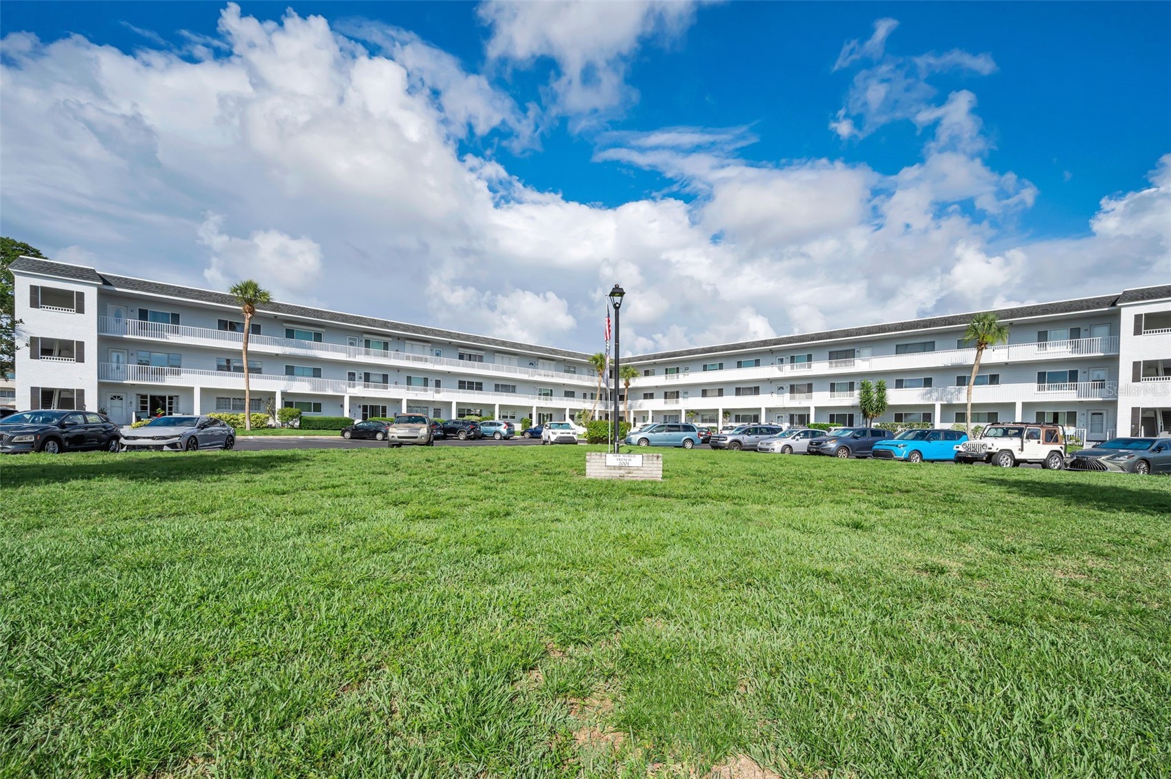 2001 WORLD PARKWAY BOULEVARD 39