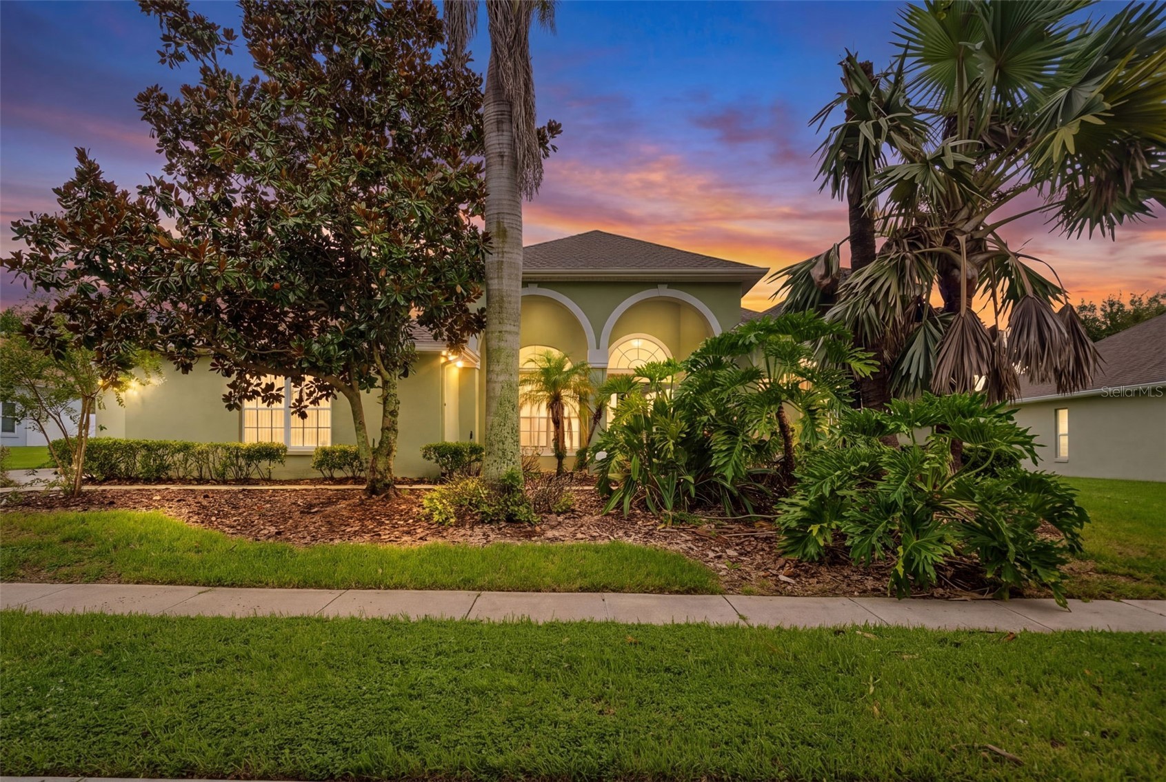 2806 SPINNING SILK COURT