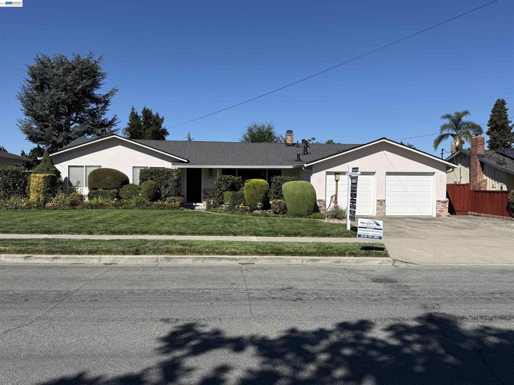 41717 Covington Dr