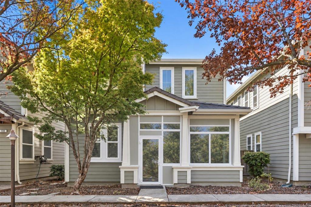 642 Woodland Terrace