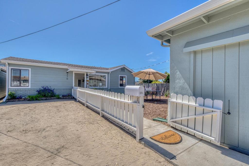 370 Amador Avenue