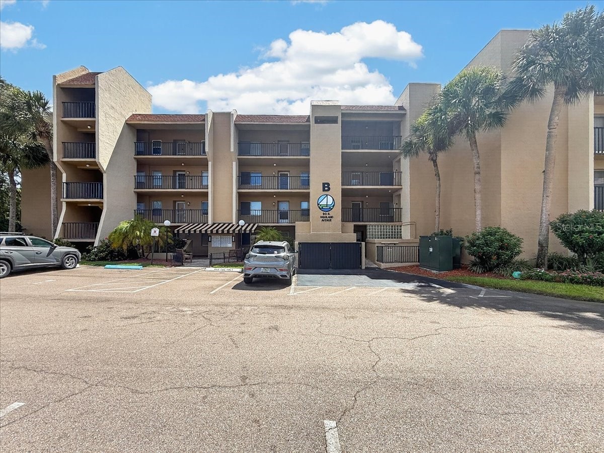 90 S HIGHLAND AVENUE 317