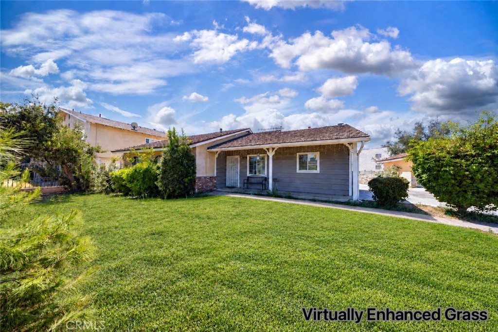 449 S Barranca
