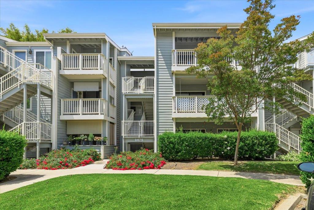3475 Deerwood Terrence 304