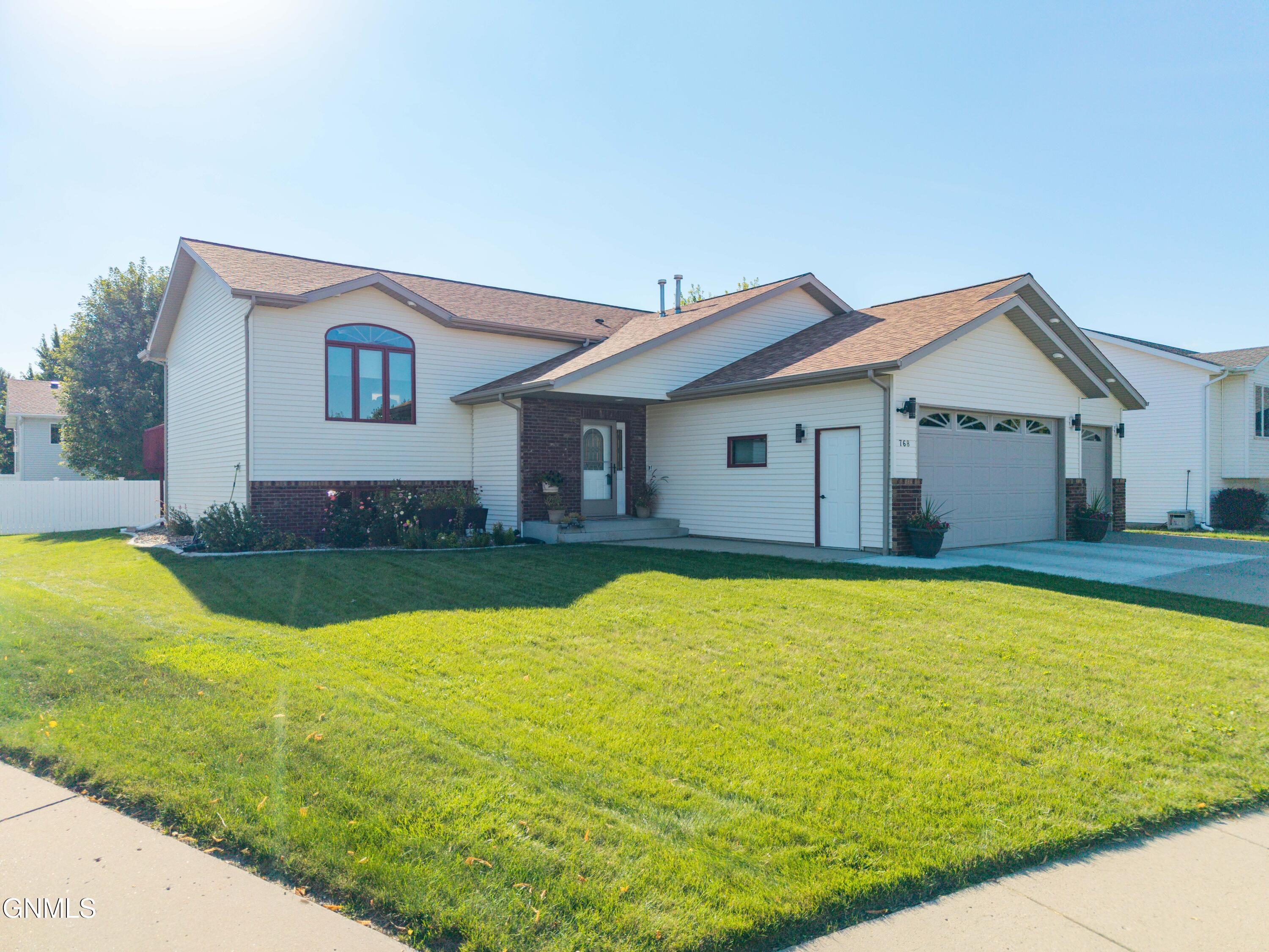 768 San Angelo Drive, Bismarck, ND 58504