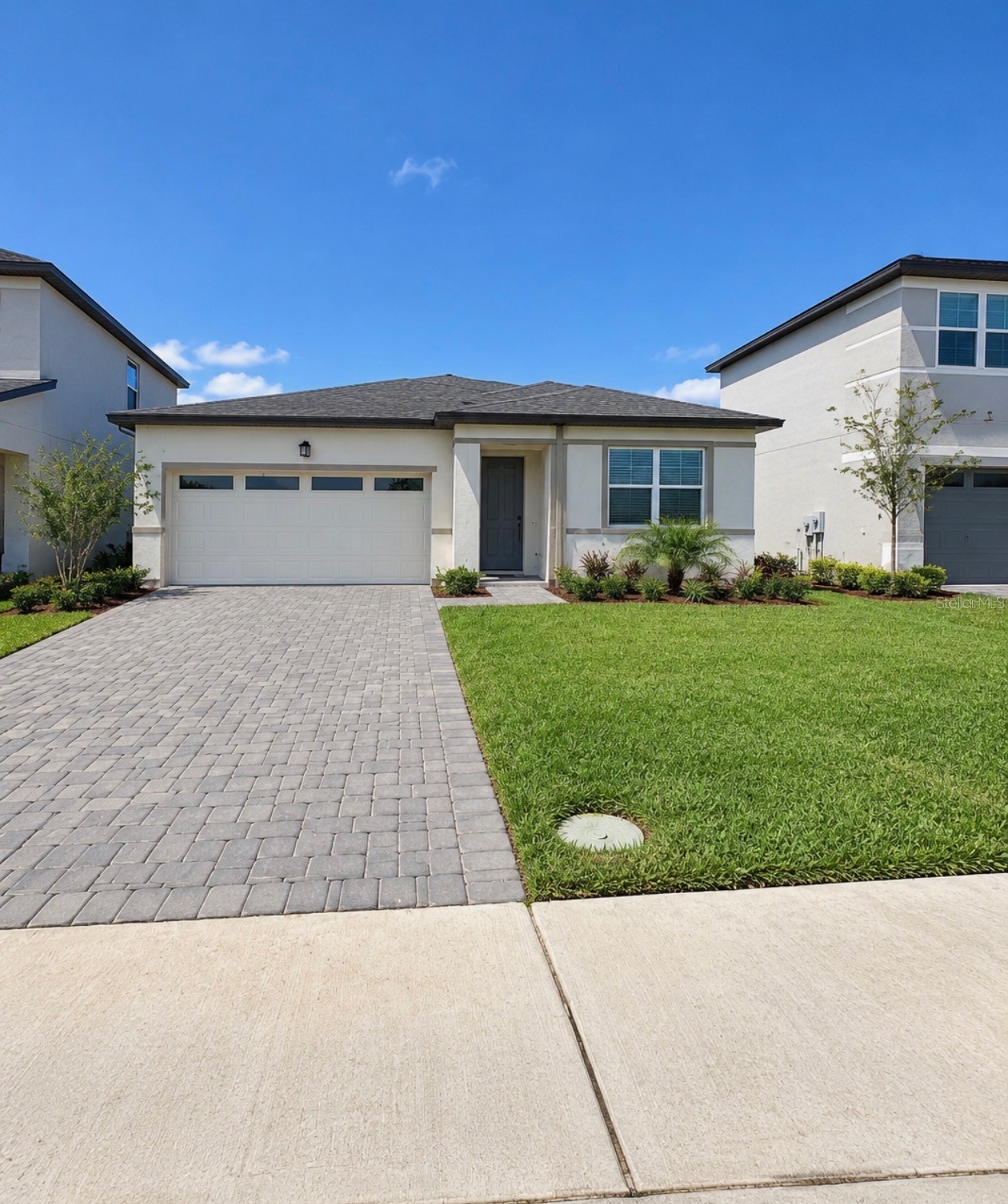 4916 SHADY PINES DRIVE