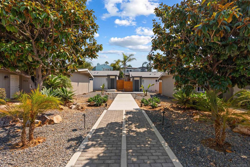 921 927 Regal Rd.