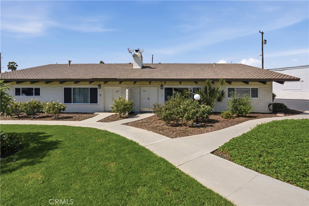 5046 Lakeview Avenue 24